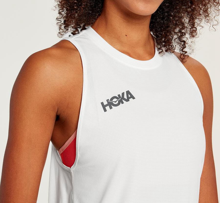 Hoka One One Top Damske Biele - Performance Utility Tank - 08713-ECSZ